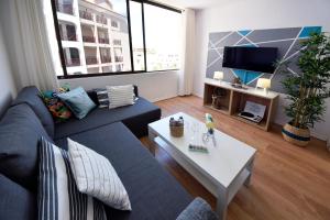 Peaceful & Bright Loft, HEATED POOL, NETFLIX, FREE WIFI & PARKING, TENNIS