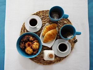 Peaceful & Bright Loft, HEATED POOL, NETFLIX, FREE WIFI & PARKING, TENNIS