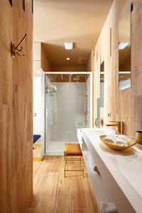 Luxurious by Sebastiana Group