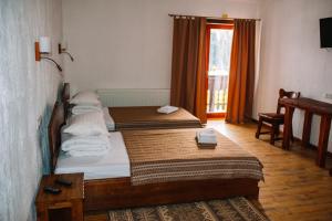 Twin Room with Mountain View room in Hotel-restaurant complex Guk
