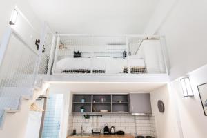 Be based in this groovy loft in the CITY CENTER!!