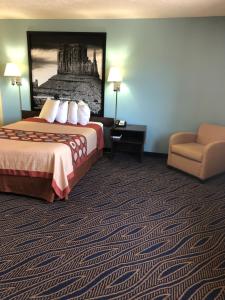 King Studio Suite - Non-Smoking room in Super 8 by Wyndham Cedar City