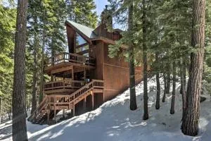 Tahoe Donner Retreat with Decks and Lake Access! - Donner Pines Tract