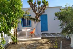 PERIVOLI 4-CHORA(5min away from the center by car) Naxos Greece