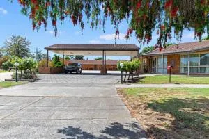 Broadford Sugarloaf Motel - Rochford