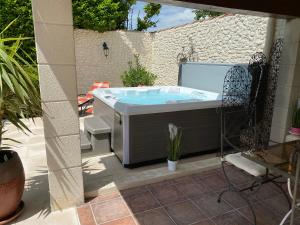 Maisons de vacances Mas Beau Soleil & Spa Cottages de Charme avec Jacuzzi&Jardin Prives : photos des chambres