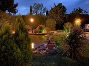 Maisons de vacances Mas Beau Soleil & Spa Cottages de Charme avec Jacuzzi&Jardin Prives : photos des chambres