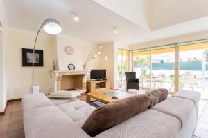 Helmar by Algarve Villa Holidays