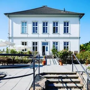 格罗斯赫勒旅馆 - Basedow