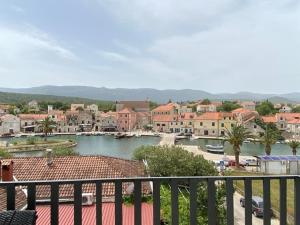 Mediteran Hvar - Modern Rooms and Restaurant, B&B