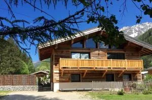 Chalet le petit Nicolas, jacuzzi, vue Mont Blanc - les Chozalets