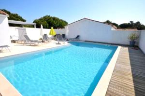 Maison de 2 chambres a Le Bois Plage en Re a 400 m de la plage avec piscine partagee terrasse amenagee et wifi