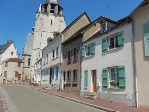 Maisons de vacances Calme et verdure en plein coeur d Illiers Combray : photos des chambres