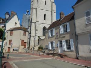 Maisons de vacances Calme et verdure en plein coeur d Illiers Combray : photos des chambres