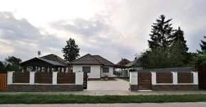 Laura Villa - Balatonlelle