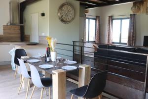 Maisons de vacances Gite Aigues Vives : photos des chambres