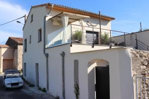 Maisons de vacances Gite Aigues Vives : Maison 3 Chambres