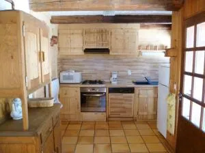 Maison chaleureuse à Notre-Dame-de-Bellecombe avec cheminée. - Excoffonière