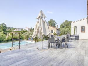 Villas Plush Villa in La Cadiere-d'Azur with Private Pool : photos des chambres