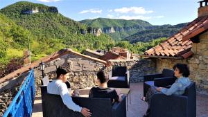 B&B / Chambres d'hotes Les GARGOUILLES Gorges du Tarn - Millau : Chambre Double Deluxe avec Vue sur Château