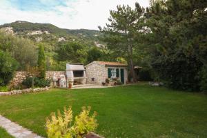 Apartments Blue and Green with Balcony
