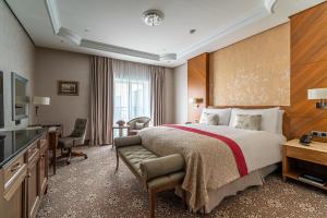Superior King Room with Atrium View room in Lotte Hotel St. Petersburg – The Leading Hotels of the World