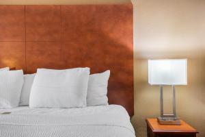 Queen Room with Two Queen Beds - Non-Smoking room in La Quinta Inn by Wyndham Decatur Alabama