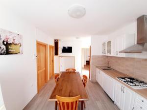 Apartments Renato Mužić Cres