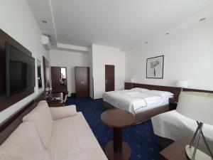 Deluxe Triple Room room in Royal Plaza