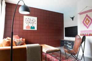 Two-Bedroom Apartment room in WanderJaunt - Apartments in Central Austin
