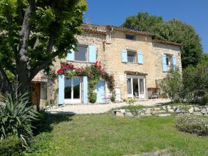 Bastide Provençale Les Mûriers dEngaspaty