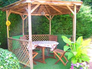 Maisons de vacances Maison de 2 chambres avec jardin amenage et wifi a La Chapelle aux Choux : photos des chambres