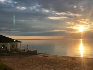 Breakers Resort - Lakeside