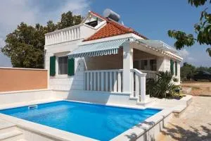 Charming Villa in Pučišća + Pool - Pučišća