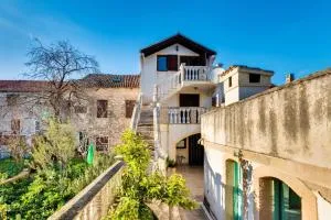 Cosy Apartment with Sea View in Zlarin - 50 sqm + Terrace - Obonjan Island