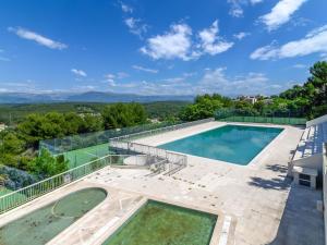 Maisons de vacances Quiet holiday home with swimming pool : photos des chambres