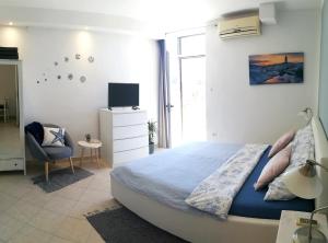 Center of Rovinj, sea view apartment