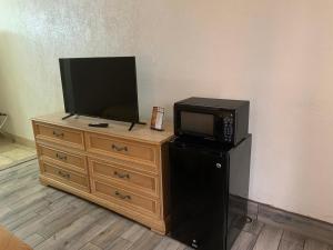 Double Room with Two Double Beds - Smoking room in Super Inn