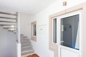 Mariners (1) - Bright and stylish apartment - walk to the beach