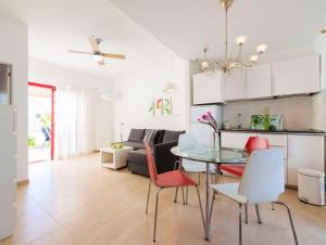 Charming Bungalow in Maspalomas with Shared Pool