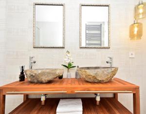 70sqm private terrace in front of the sea & 107sqm brand new apartment