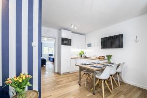 Apartament 12B Niebieskie Apartamenty z basenem krytym, odkrytym, salą zabaw, animacjami