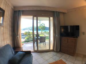 Appartements Logement avec terrasse sur lac, tout confort, dans residence avec PLAGE et PONTON PRIVEE : photos des chambres