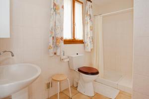 Maisons de vacances Domaine de Gayfie : Maison 2 Chambres