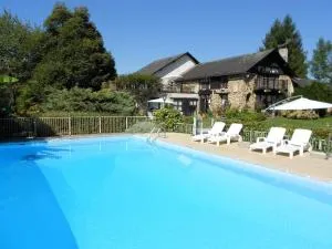Villa spacieuse à Haut-de-Bosdarros avec piscine privée - Igon
