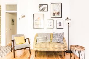 Feel Home in this Stunning Renovated Nest in Graça