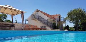 Villa Jozini dvori