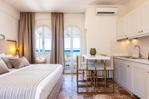 Pinelopi Beach Suites Chania Greece