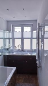 Wonderful 2-Bedroom Belvedere Apartment