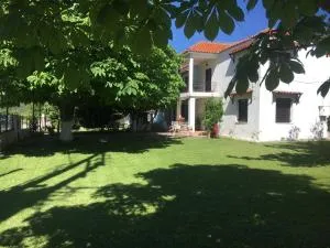 Sarakinas Farm House - 卡兰巴卡